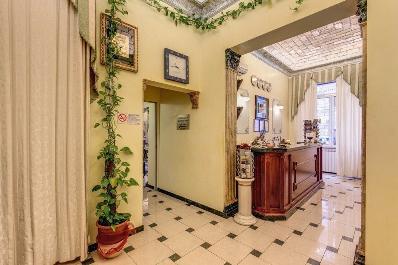 Cambridge Hotel